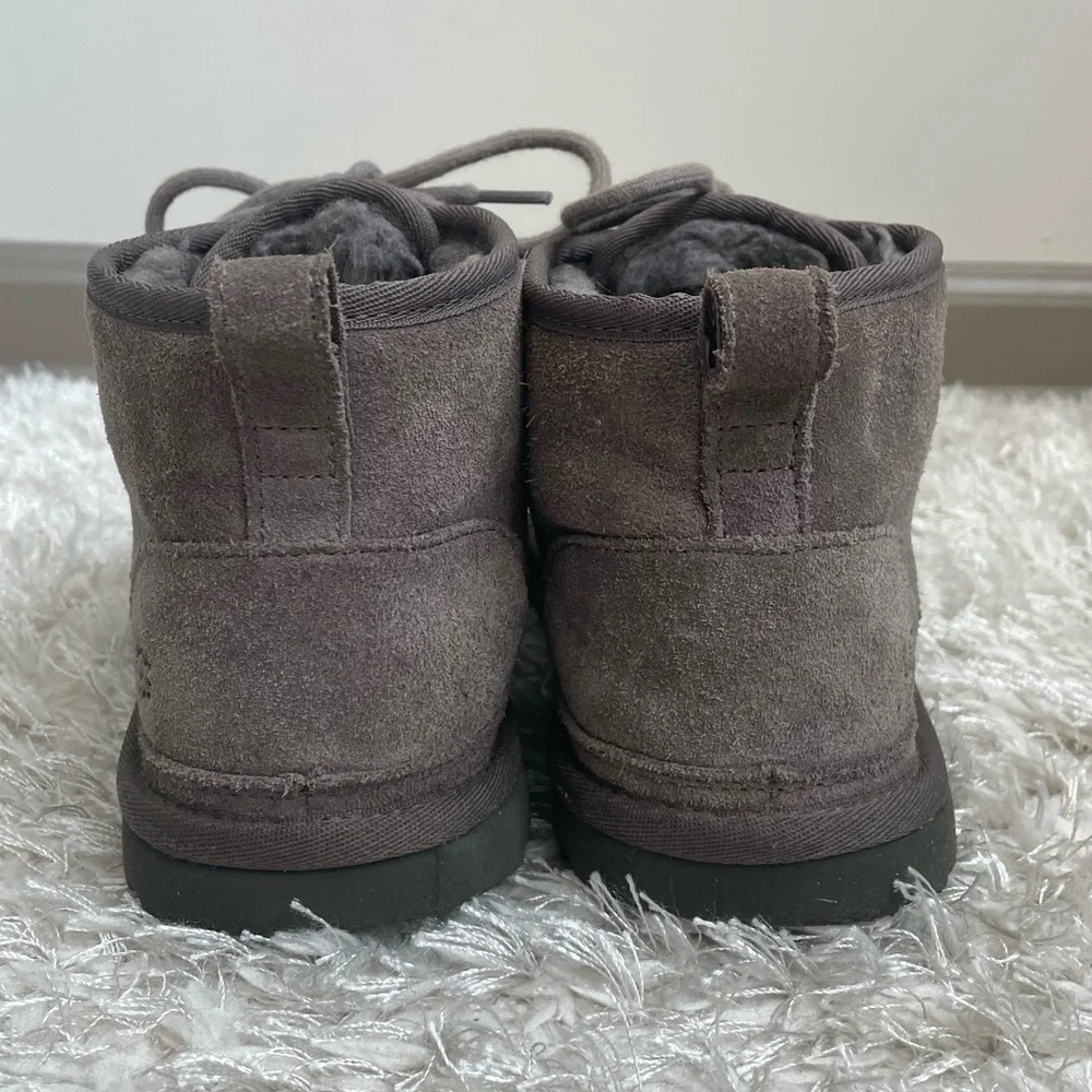 UGG Men's Gray Neumel Chukka Boots